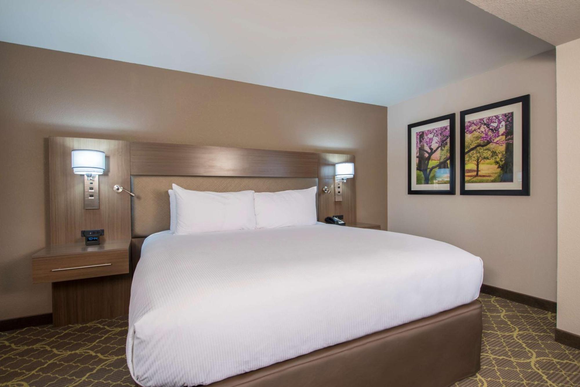 Doubletree By Hilton Winston Salem - University, Nc Kültér fotó