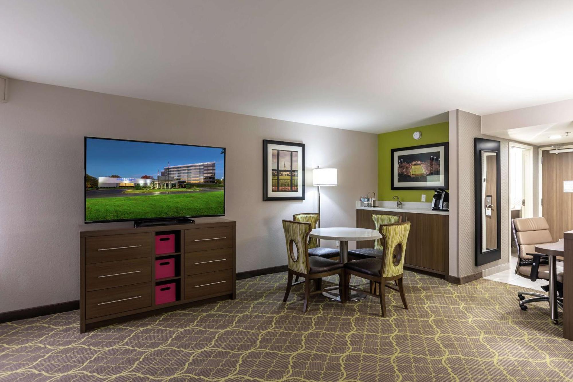 Doubletree By Hilton Winston Salem - University, Nc Kültér fotó