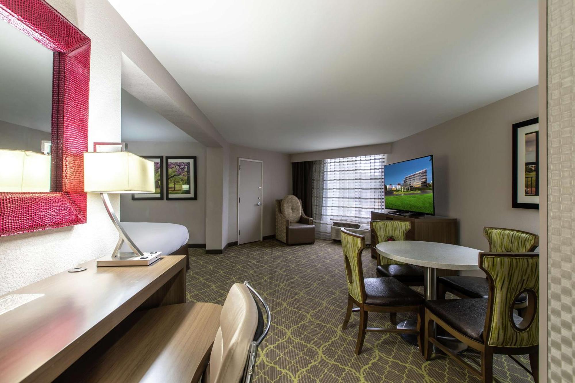 Doubletree By Hilton Winston Salem - University, Nc Kültér fotó