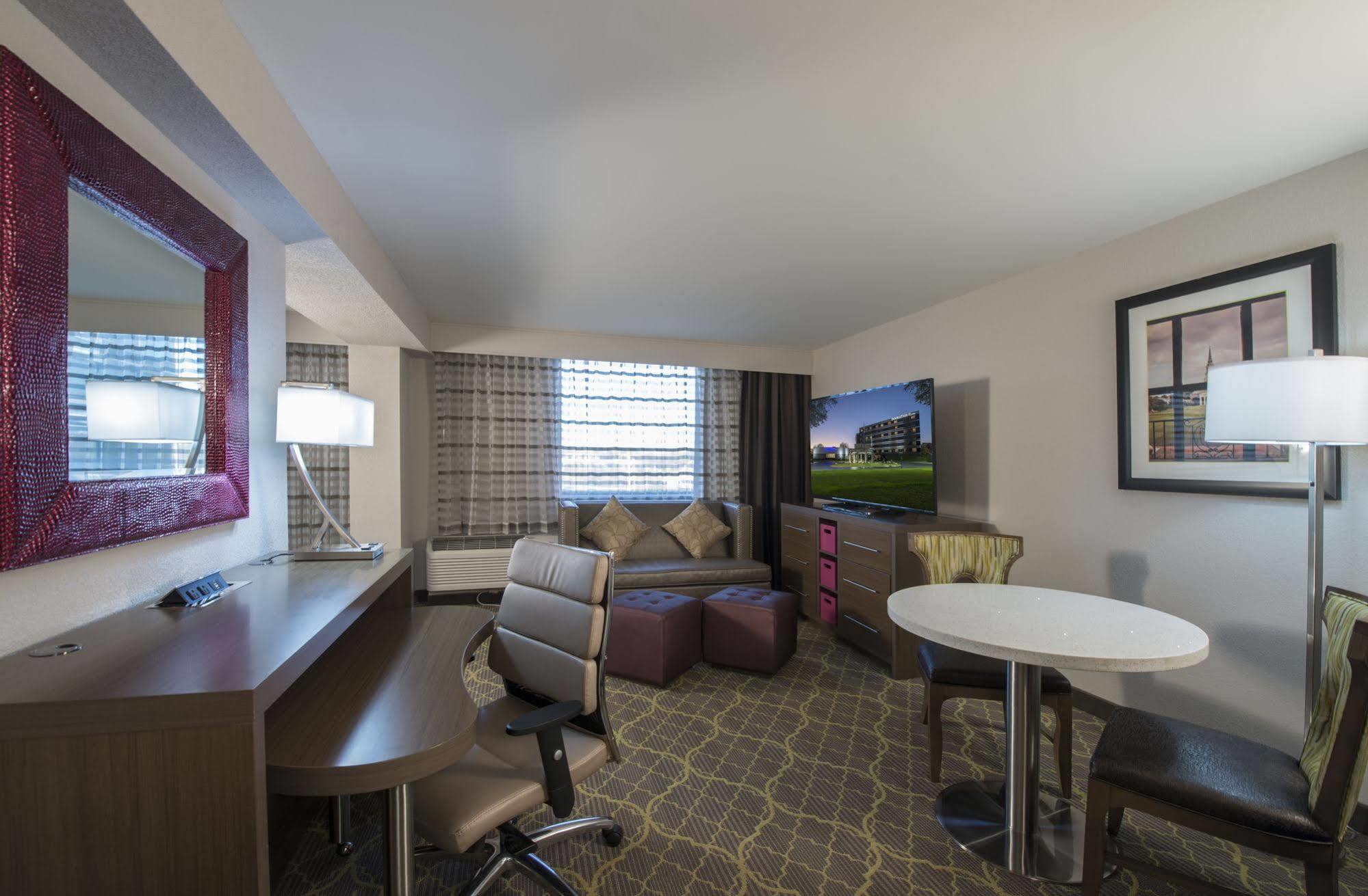 Doubletree By Hilton Winston Salem - University, Nc Kültér fotó